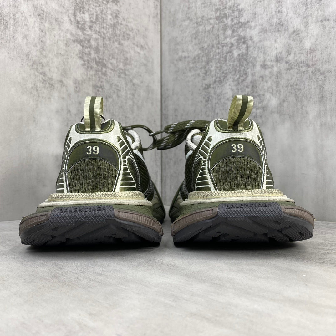 Balenciaga  Limited Edition Couple's Style Shoe