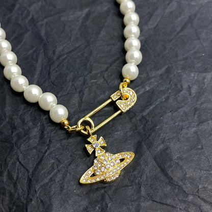 Minimalist Pearl Necklace