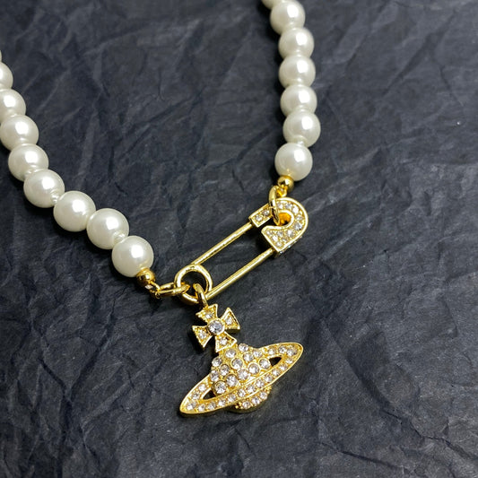 Minimalist Pearl Necklace