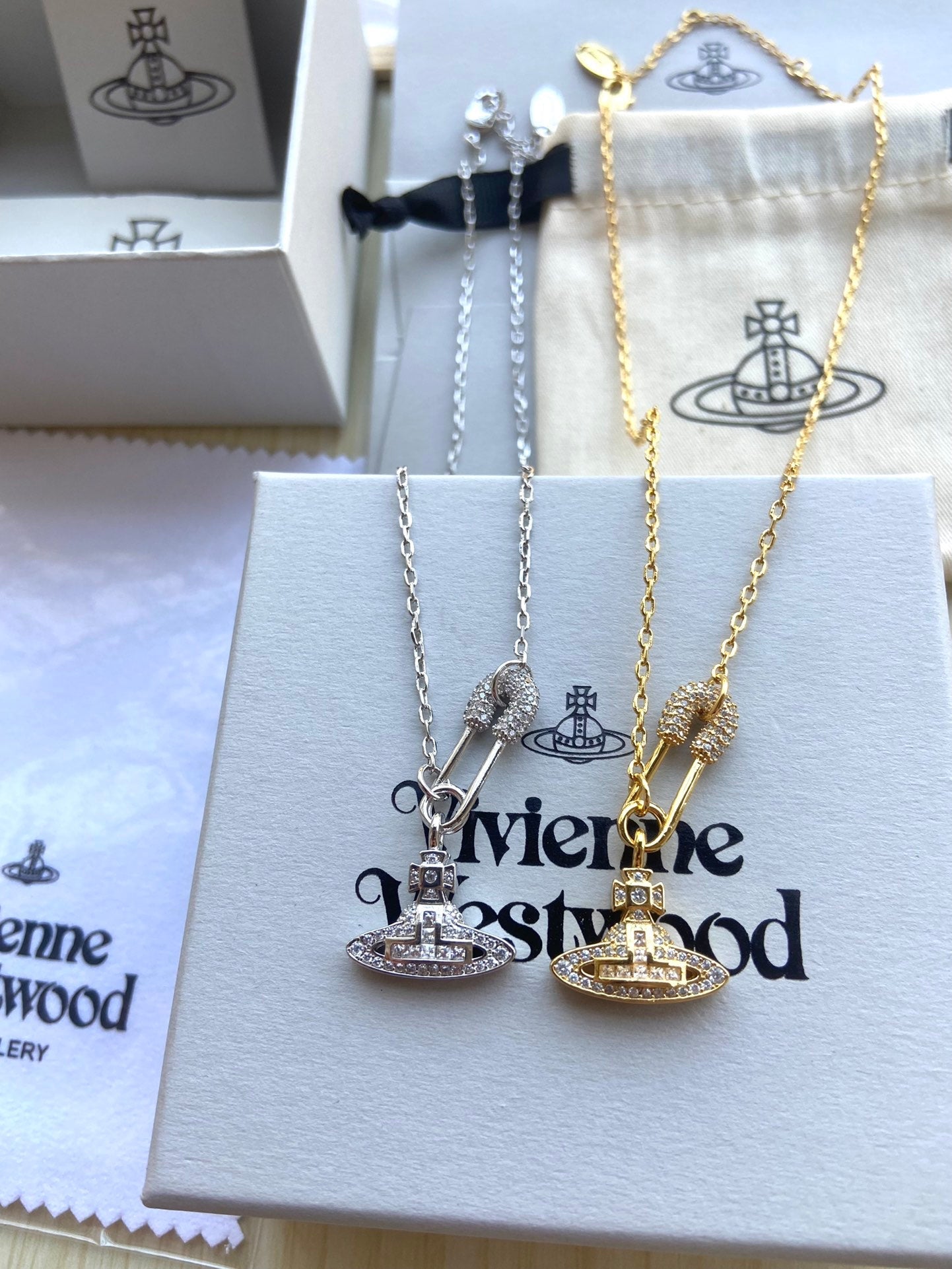 Vivienne Westwood Full-Rhinestone Pin Necklace