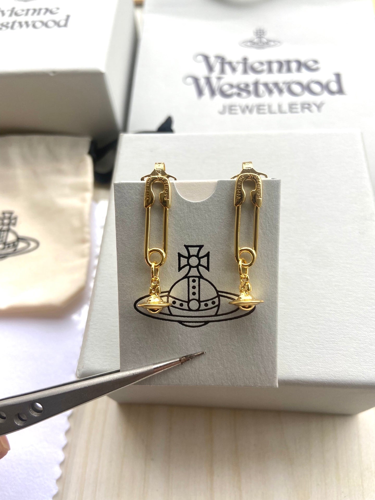 Vivienne Westwood Minimalist Safety Pin Bracelet